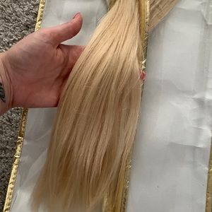 Bellami 18” blonde clip-in extensions
